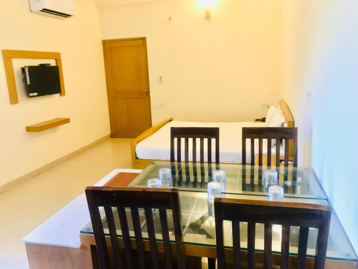 Hotel Tulip Palm Divisione di Divisione di Jaipur Esterno foto