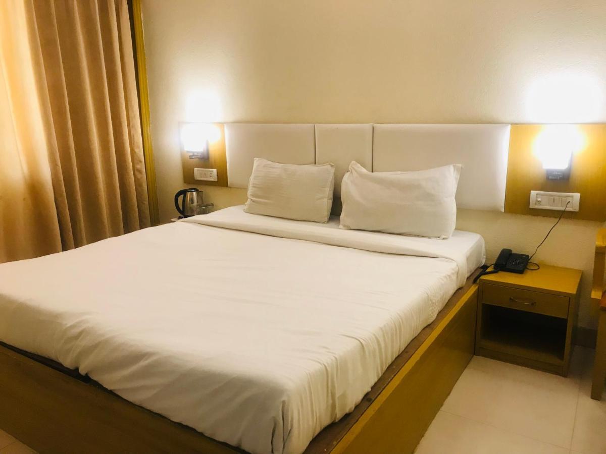 Hotel Tulip Palm Divisione di Divisione di Jaipur Esterno foto